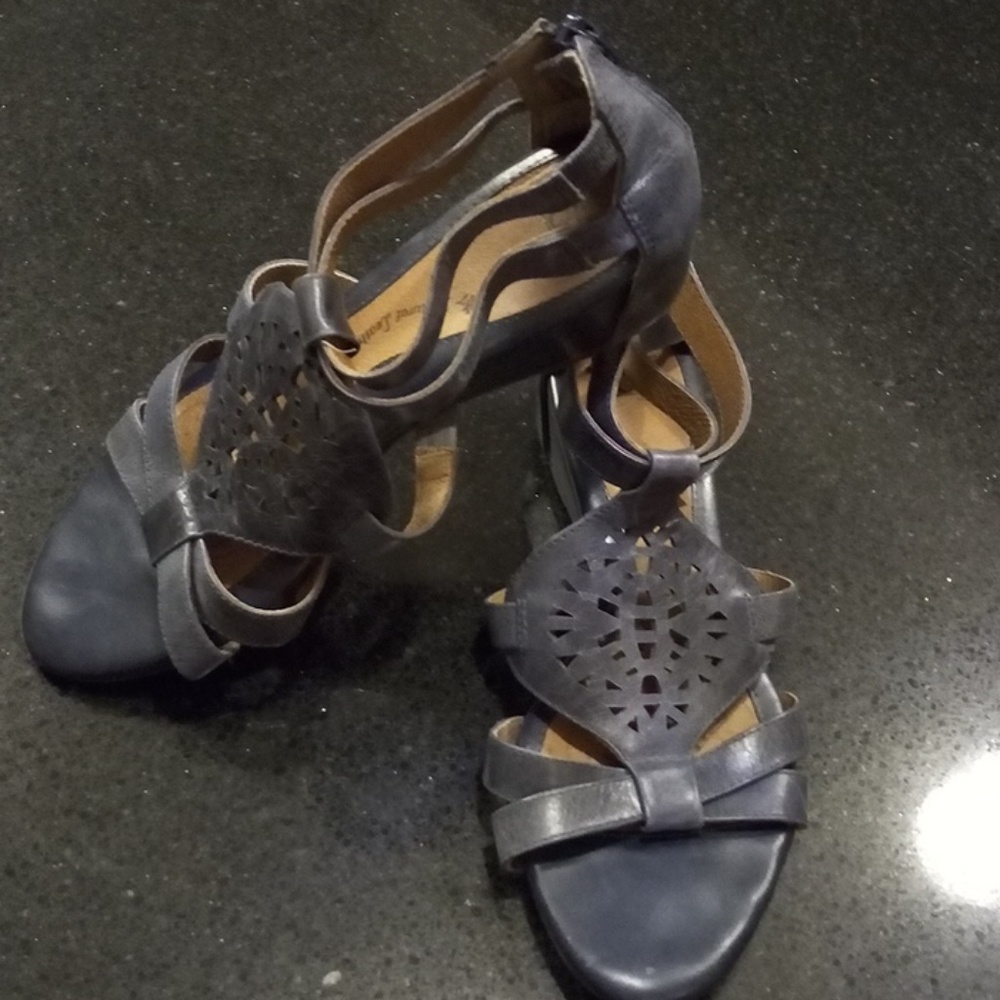 Sofft Navy wedge sandals sz8